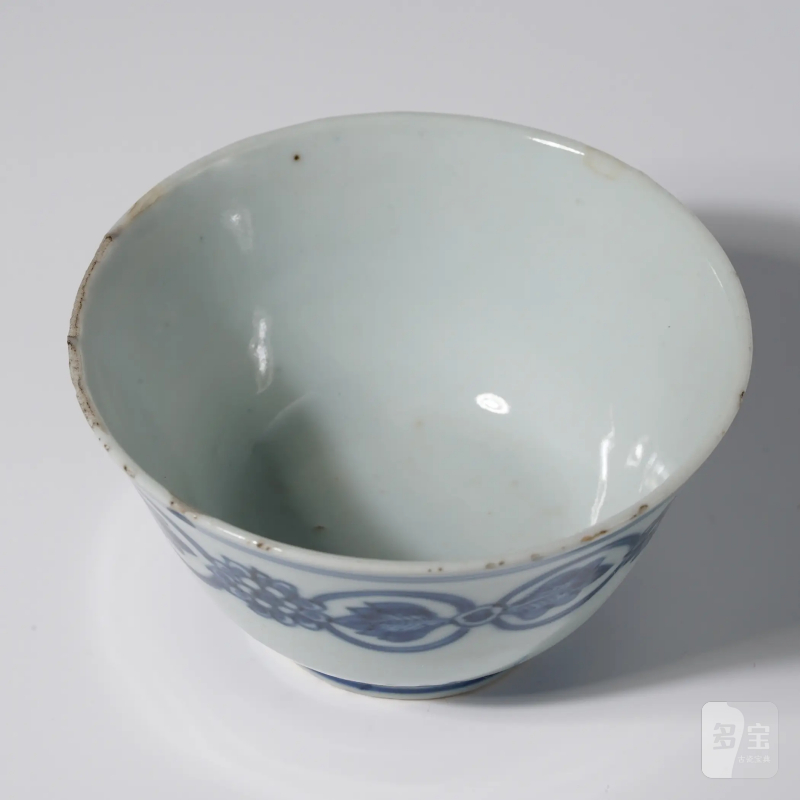 明晚期 景德镇窑古渡青花缠枝花卉图杯一对 - 图12